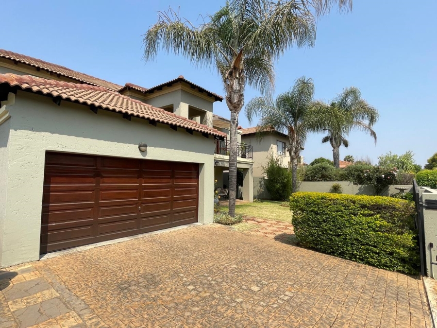 5 Bedroom Property for Sale in Xanadu Eco Park North West